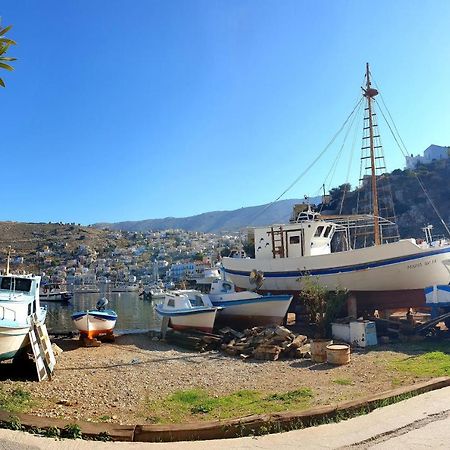 Traditional Seafront Apartment Simi Exterior foto