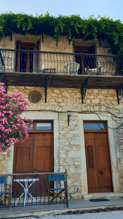 Traditional Seafront Apartment Simi Exterior foto